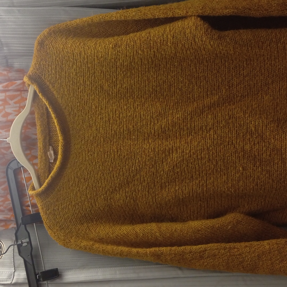 Women's sweater